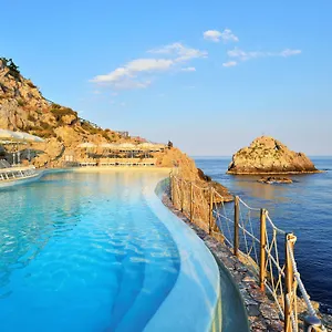Отель Capotaormina